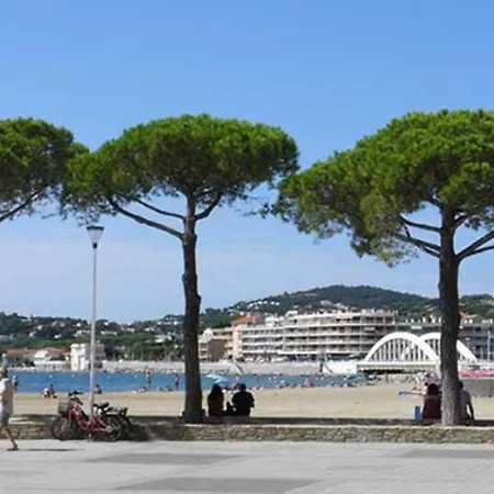 Un Coin De Paradis 2 Ou 4 Personnes Refait à Neuf * Sainte-Maxime