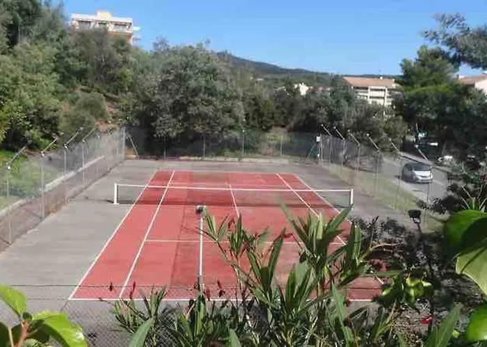 Un Coin De Paradis 2 Ou 4 Personnes Refait à Neuf Sainte-Maxime