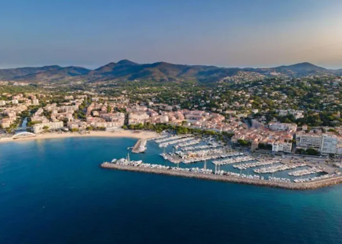 Un Coin De Paradis 2 Ou 4 Personnes Refait A Neuf Apartamento Sainte-Maxime